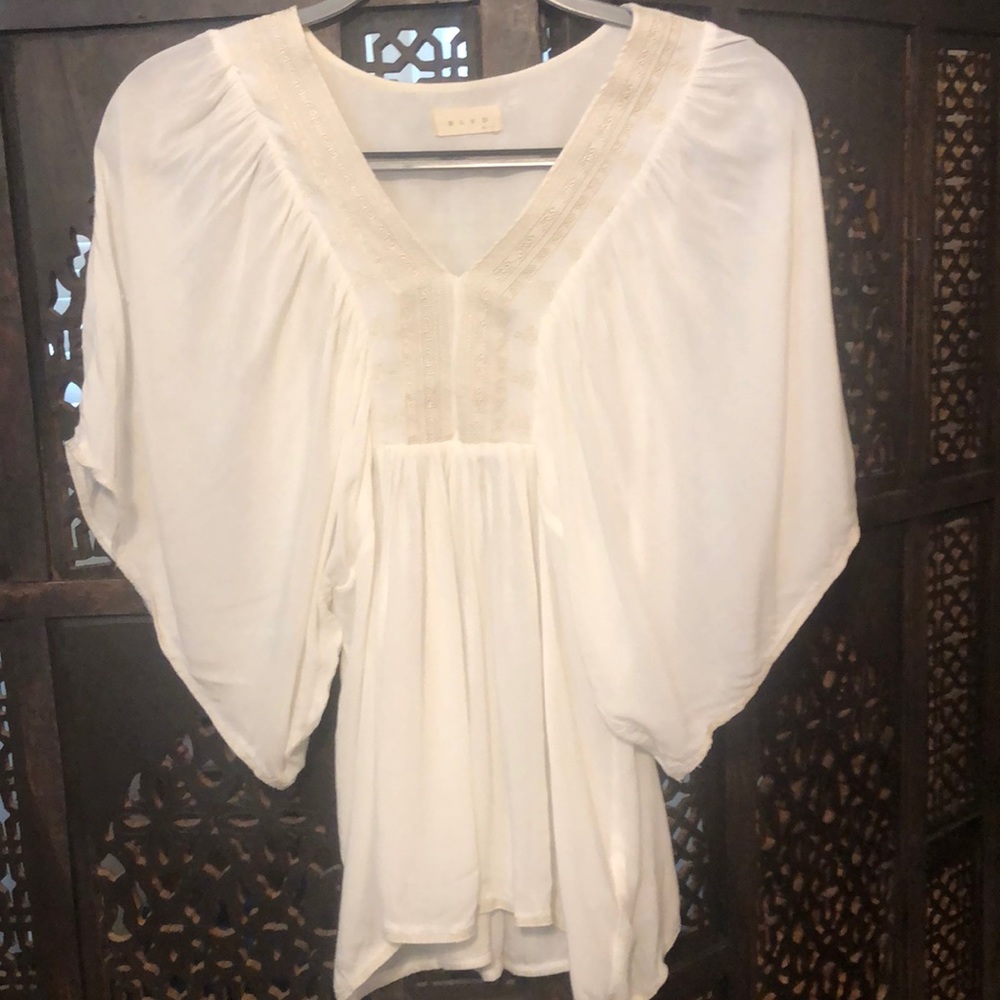 Embroidered bohemian butterfly sleeve gauze top.